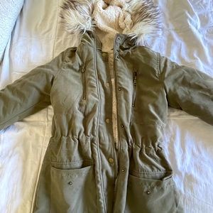 Thick winter coat ALTARD STATE green with multiple pockets and zippers